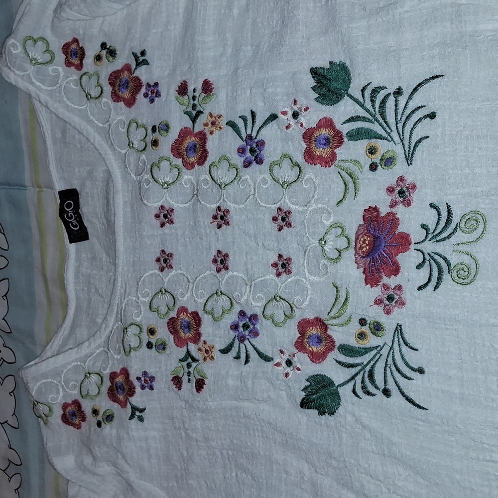 Sexy,Boho,Peasant Top with Beautifully Embroidered Floral & Butterfly Detail🌸🦋 - Picture 14 of 17